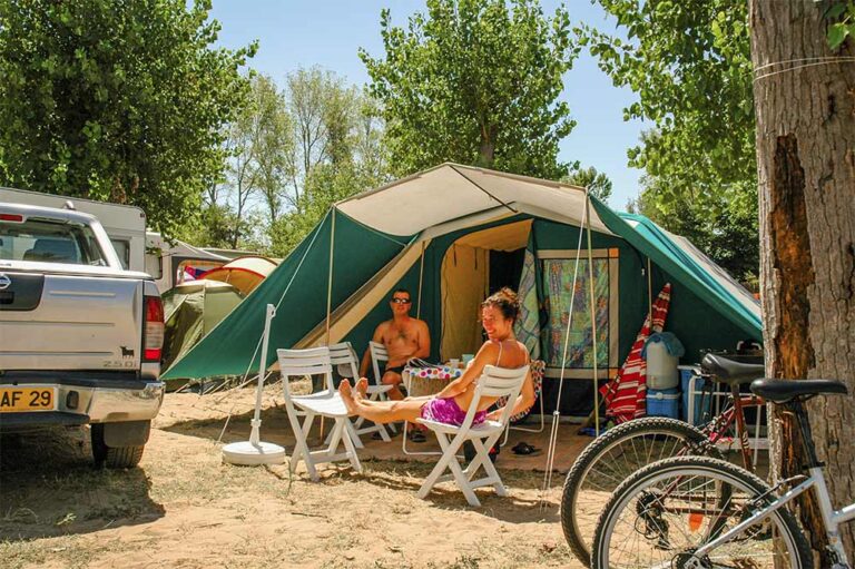 camping le cayola les emplacements